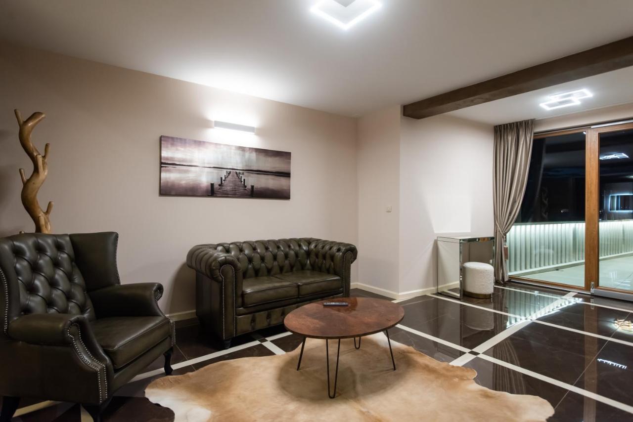 Suites Kod Guste Sukosan Exterior photo